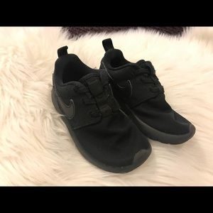 Black toddler nikes